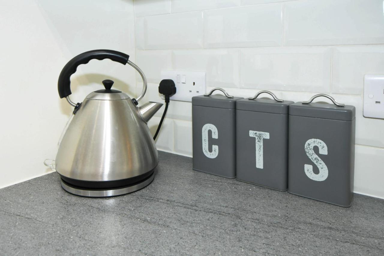 Find A Spacious And Stylish Escape In The City Centre At Sturgess House, Perfect For Longer Stays! Stoke-on-Trent Екстер'єр фото