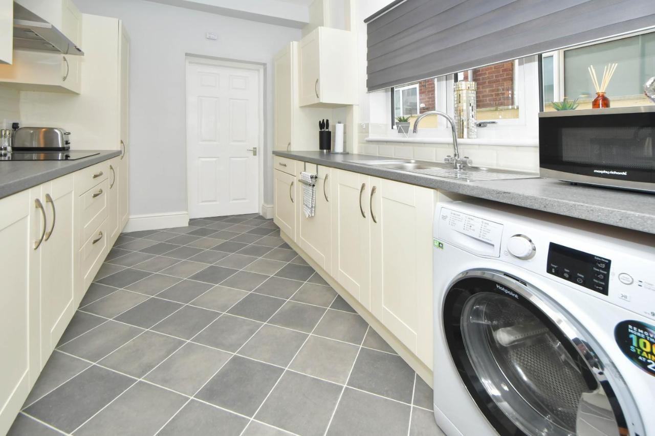 Find A Spacious And Stylish Escape In The City Centre At Sturgess House, Perfect For Longer Stays! Stoke-on-Trent Екстер'єр фото