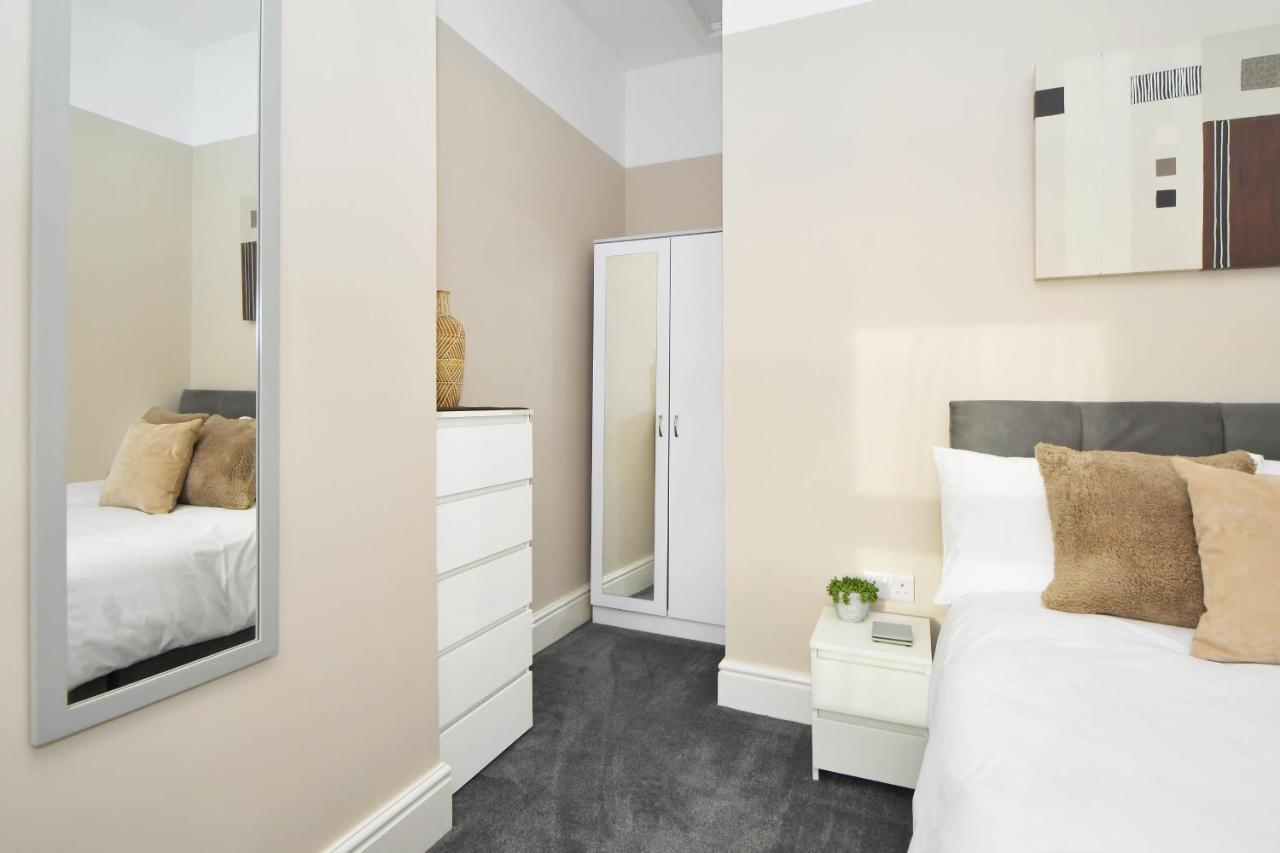 Find A Spacious And Stylish Escape In The City Centre At Sturgess House, Perfect For Longer Stays! Stoke-on-Trent Екстер'єр фото